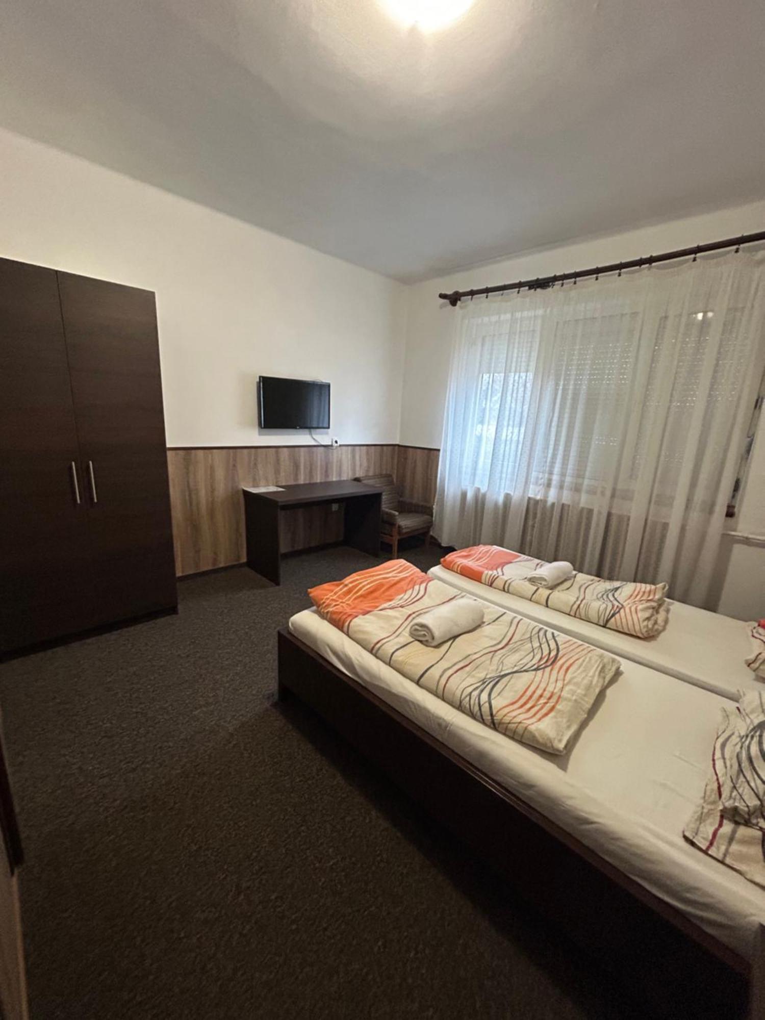 Rozsakert Panzio Hotel Nyíregyháza Eksteriør billede