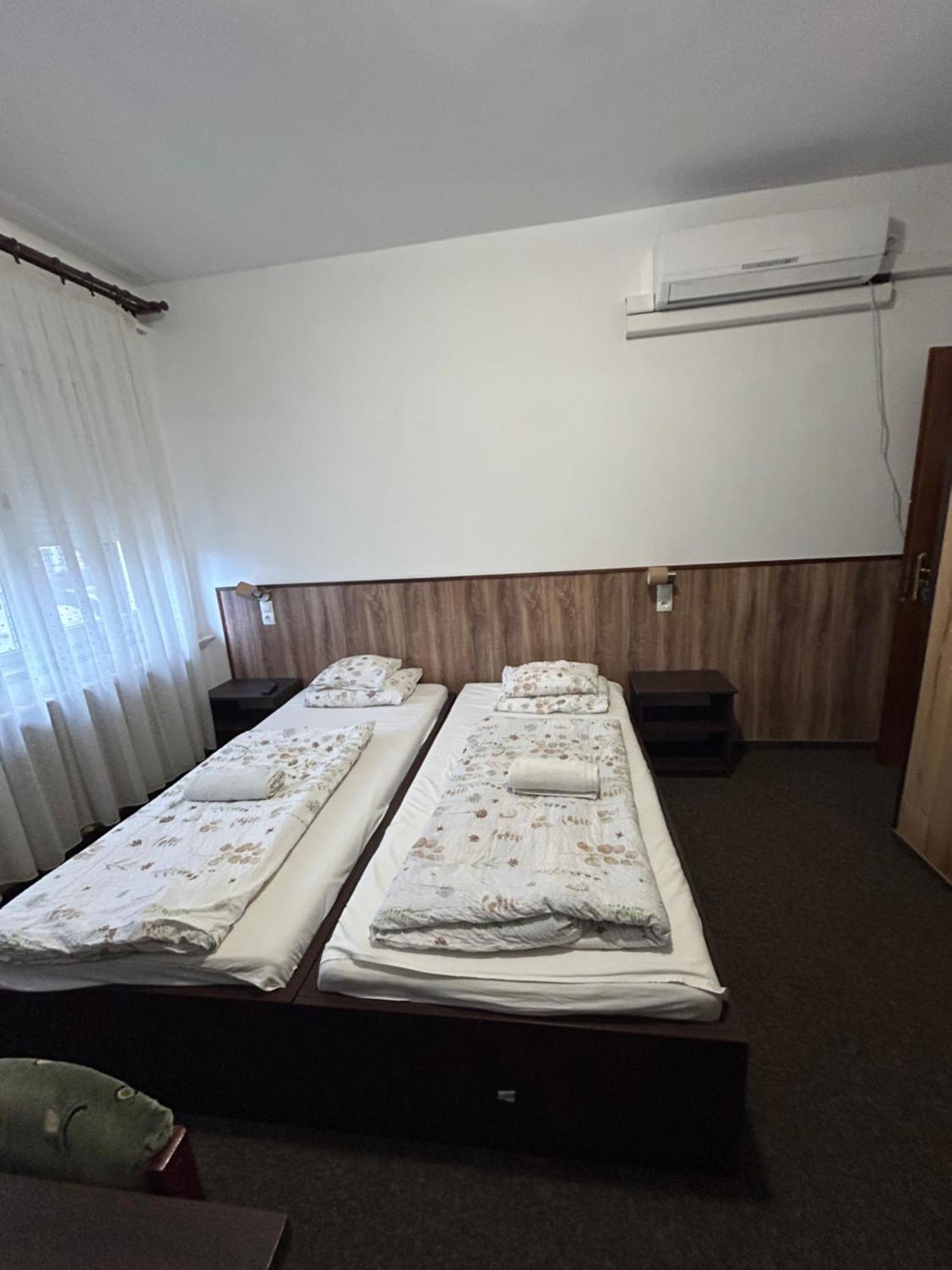 Rozsakert Panzio Hotel Nyíregyháza Eksteriør billede