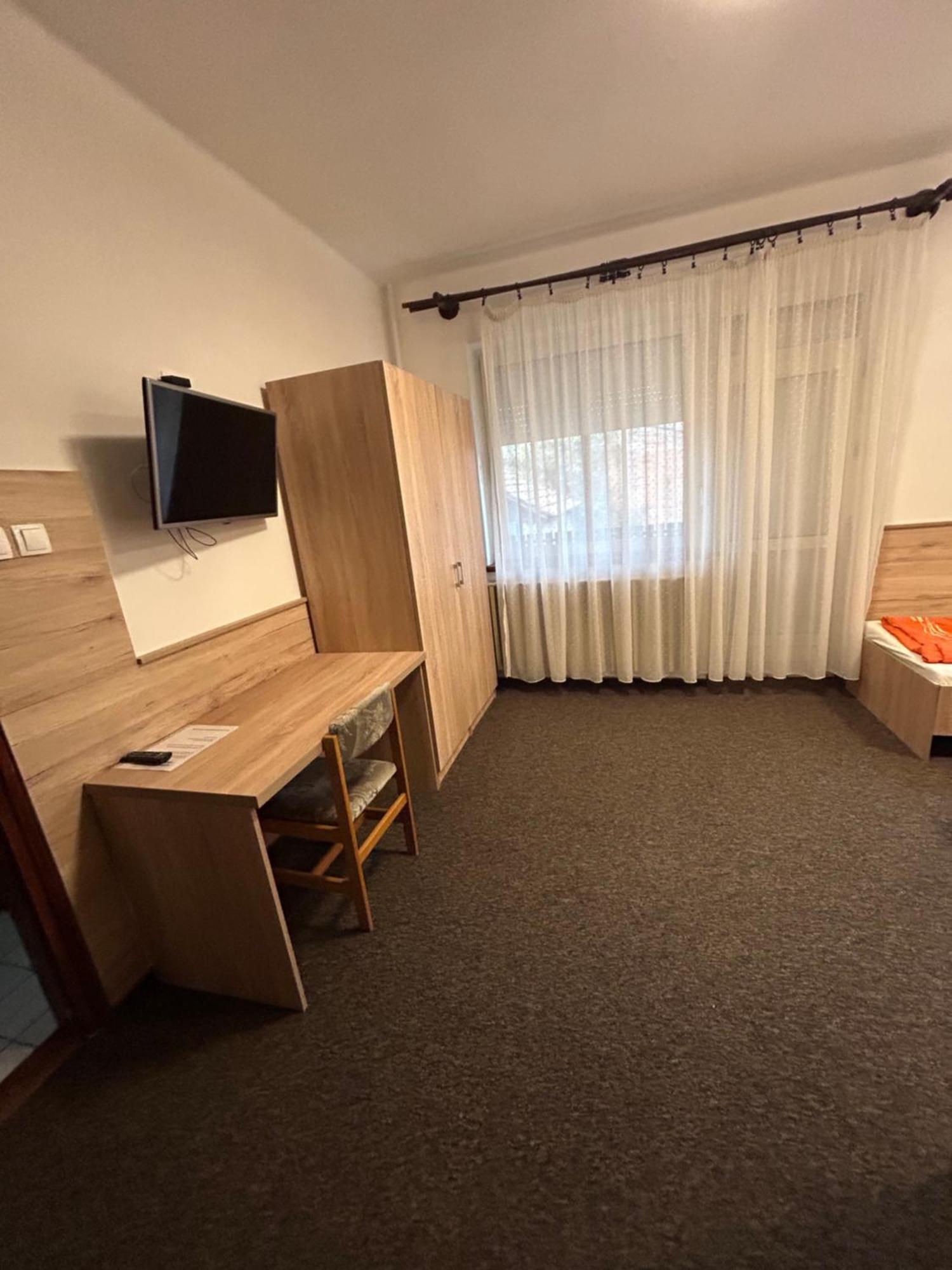 Rozsakert Panzio Hotel Nyíregyháza Eksteriør billede