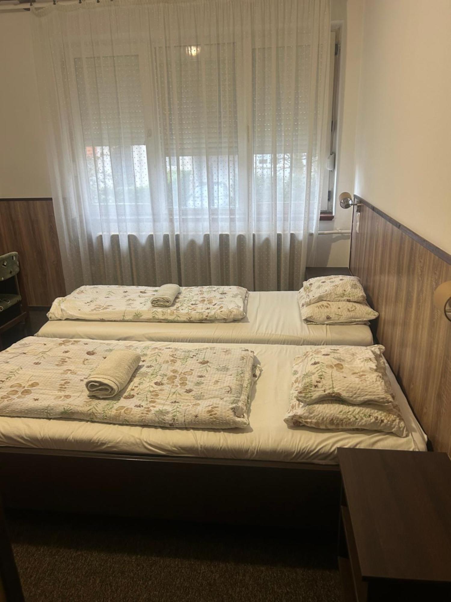 Rozsakert Panzio Hotel Nyíregyháza Eksteriør billede