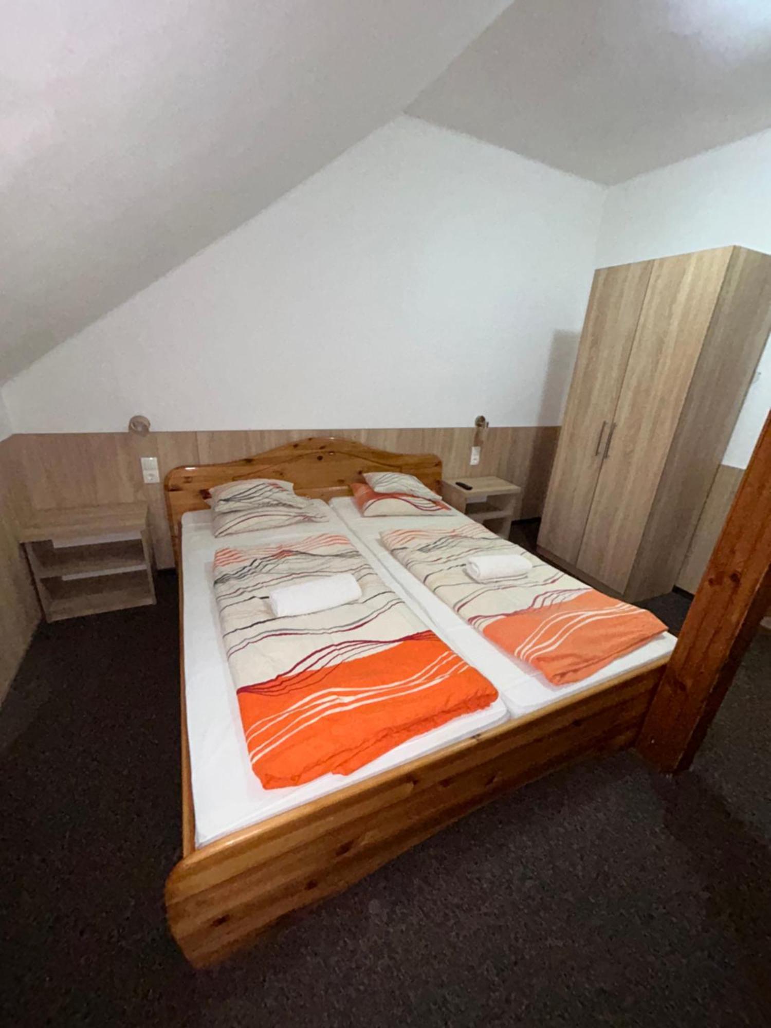 Rozsakert Panzio Hotel Nyíregyháza Eksteriør billede