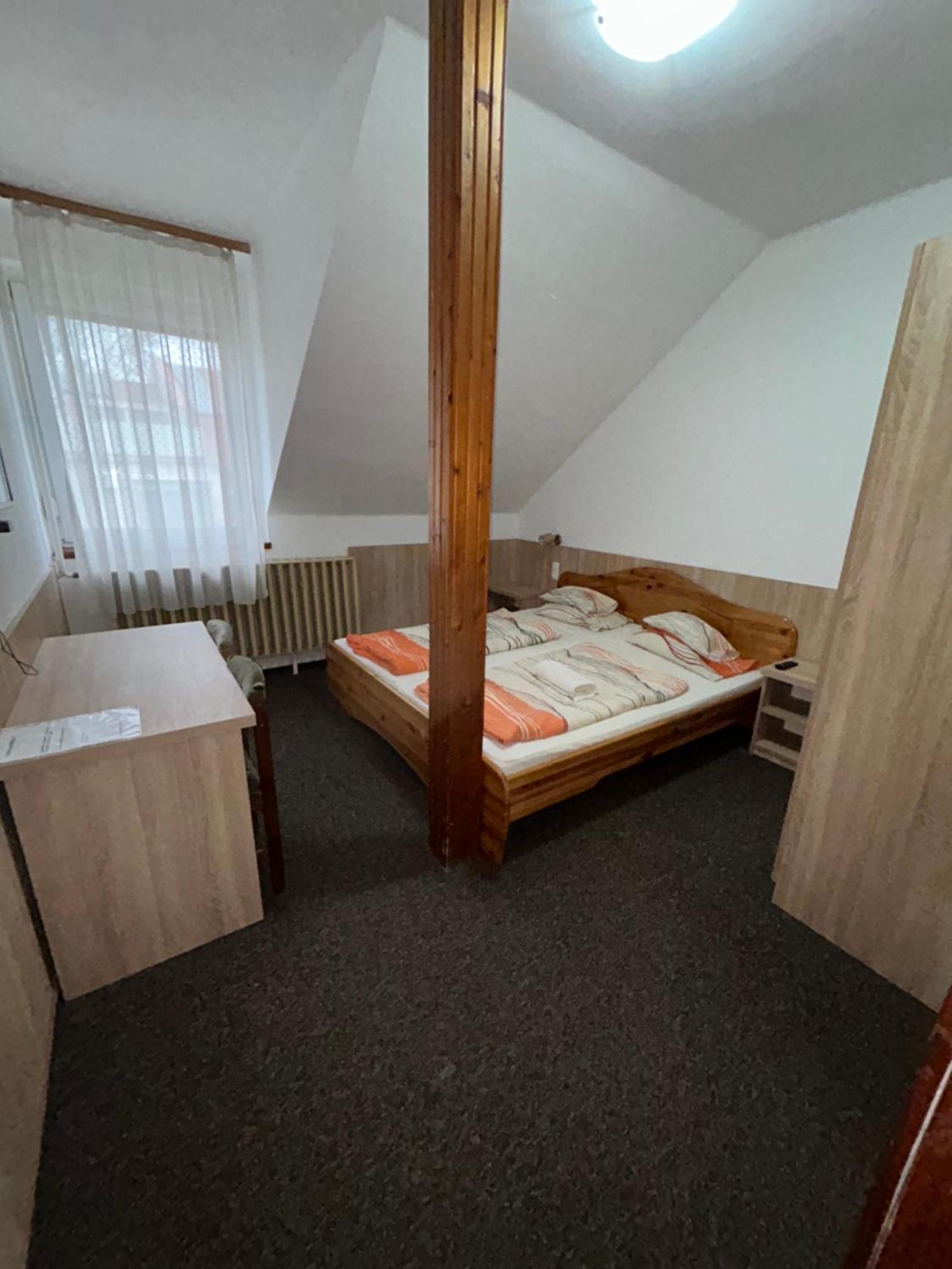 Rozsakert Panzio Hotel Nyíregyháza Eksteriør billede